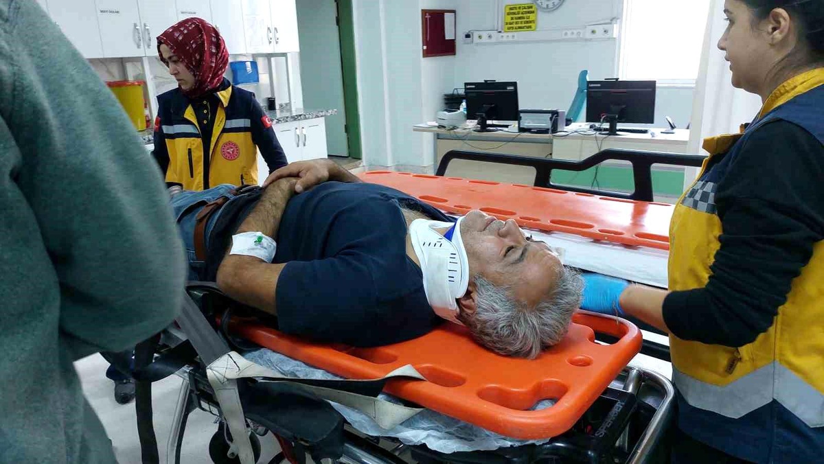 Samsun\'da akaryakıt tankeri üzerindeki sürücü elektrik çarpması sonucu yaralandı