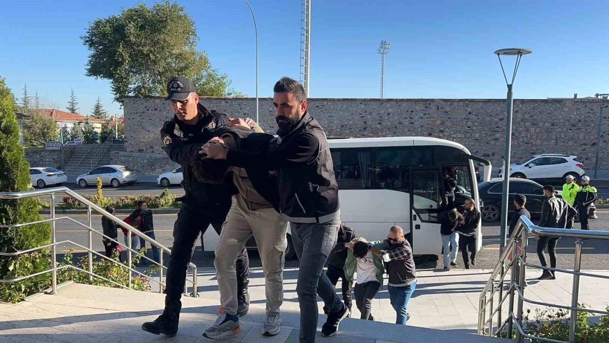 Nevşehir\'de Narkotik Operasyonu: 40 Şüpheli Tutuklandı
