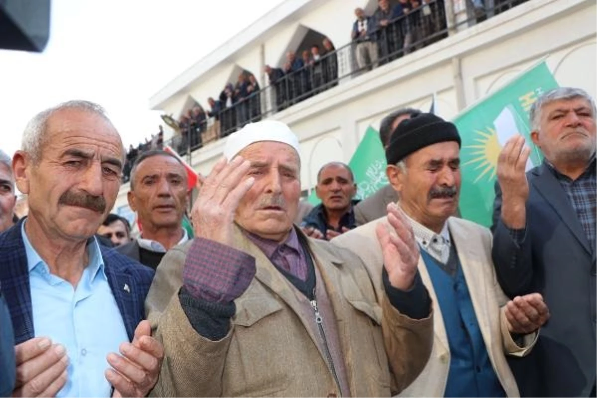 VAN'da Filistin'e Destek Açıklaması: ABD ve İsrail Aleyhine Sloganlar Atıldı