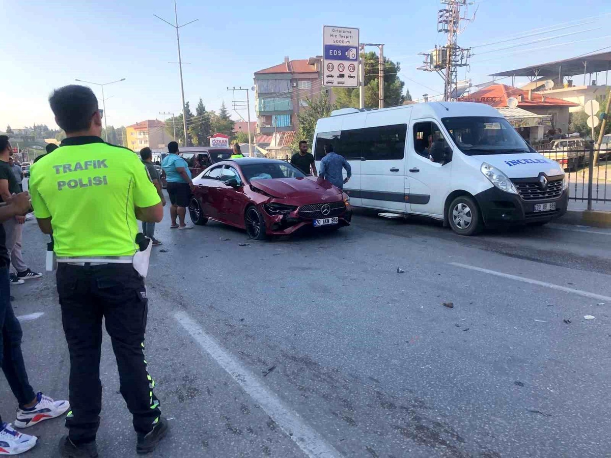 Denizli\'de zincirleme trafik kazası: 1 yaralı