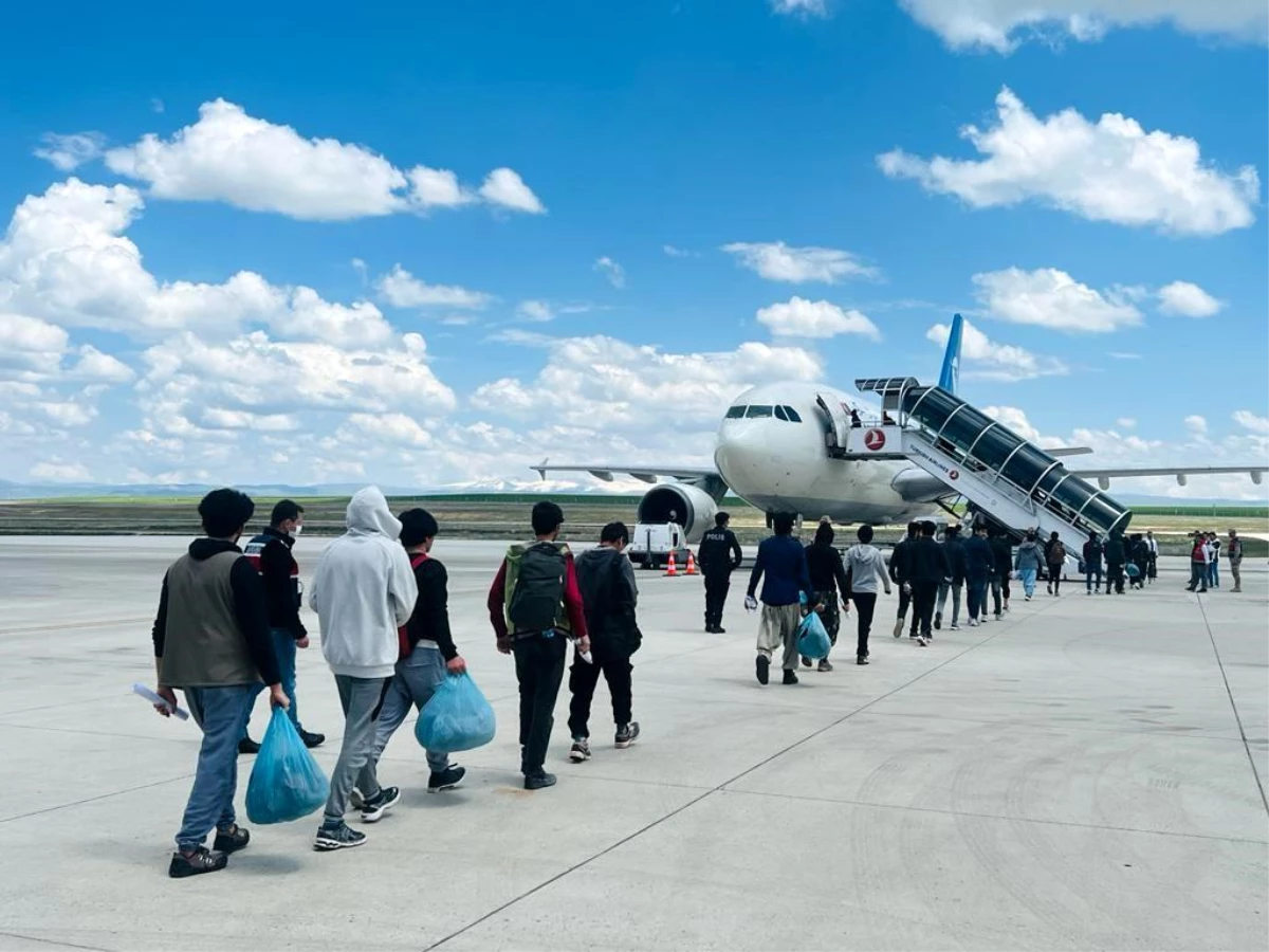 Ağrı\'da 45 Afgan göçmen yakalandı, 653 göçmen sınır dışı edildi