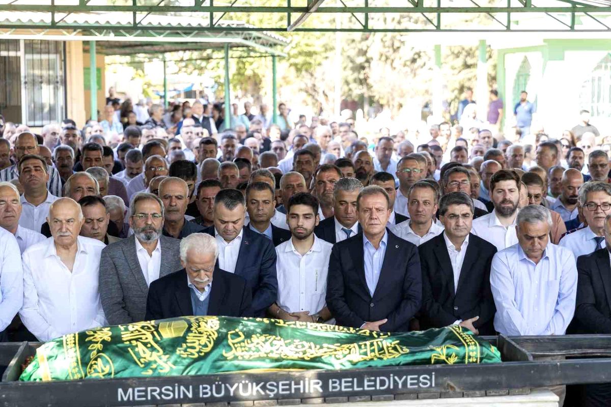 Mersin Büyükşehir Belediye Başkanı Vahap Seçer\'in Amcası Vefat Etti