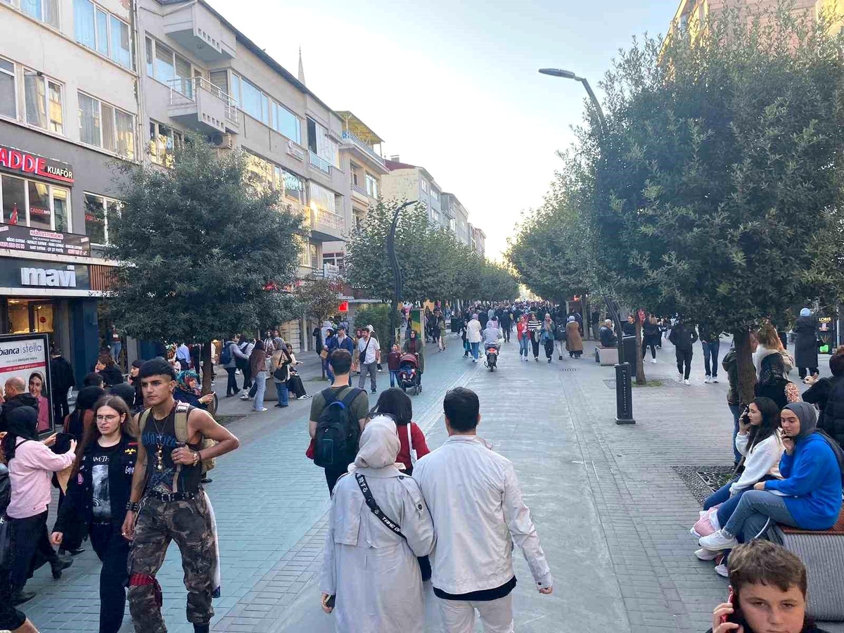 Bolu\'da 4.5 büyüklüğündeki depremin ardından 2 artçı meydana geldi
