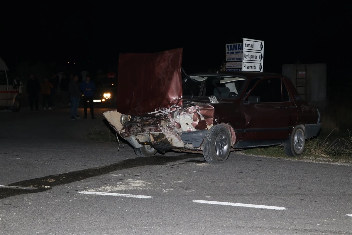 Burdur\'da kaza: Araçtan inen kişi, başka bir aracın çarpması sonucu hayatını kaybetti