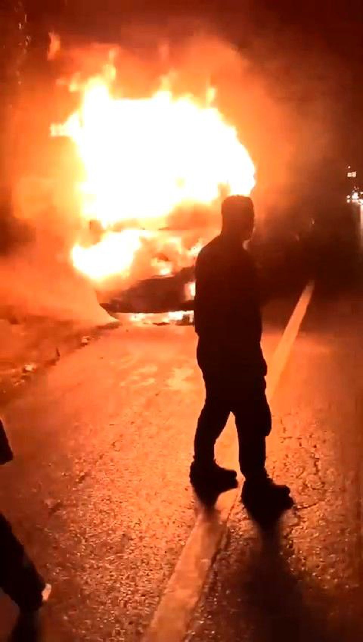 Bursa\'da Kamyonet Motorundan Çıkan Arıza Sonucu Alev Topuna Döndü