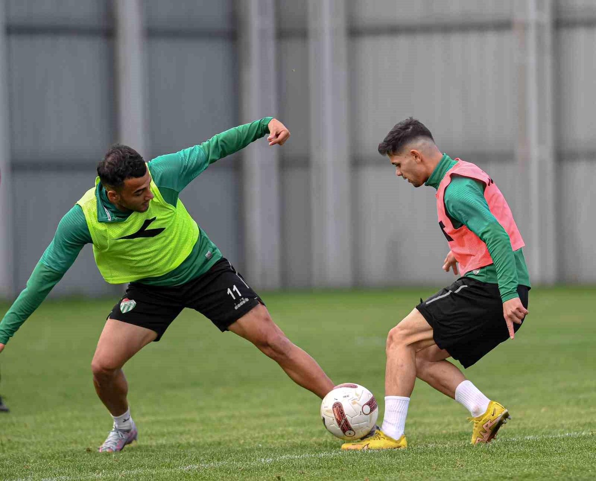 Bursaspor, Bucaspor 1928 maçı için hazırlıklarını sürdürüyor