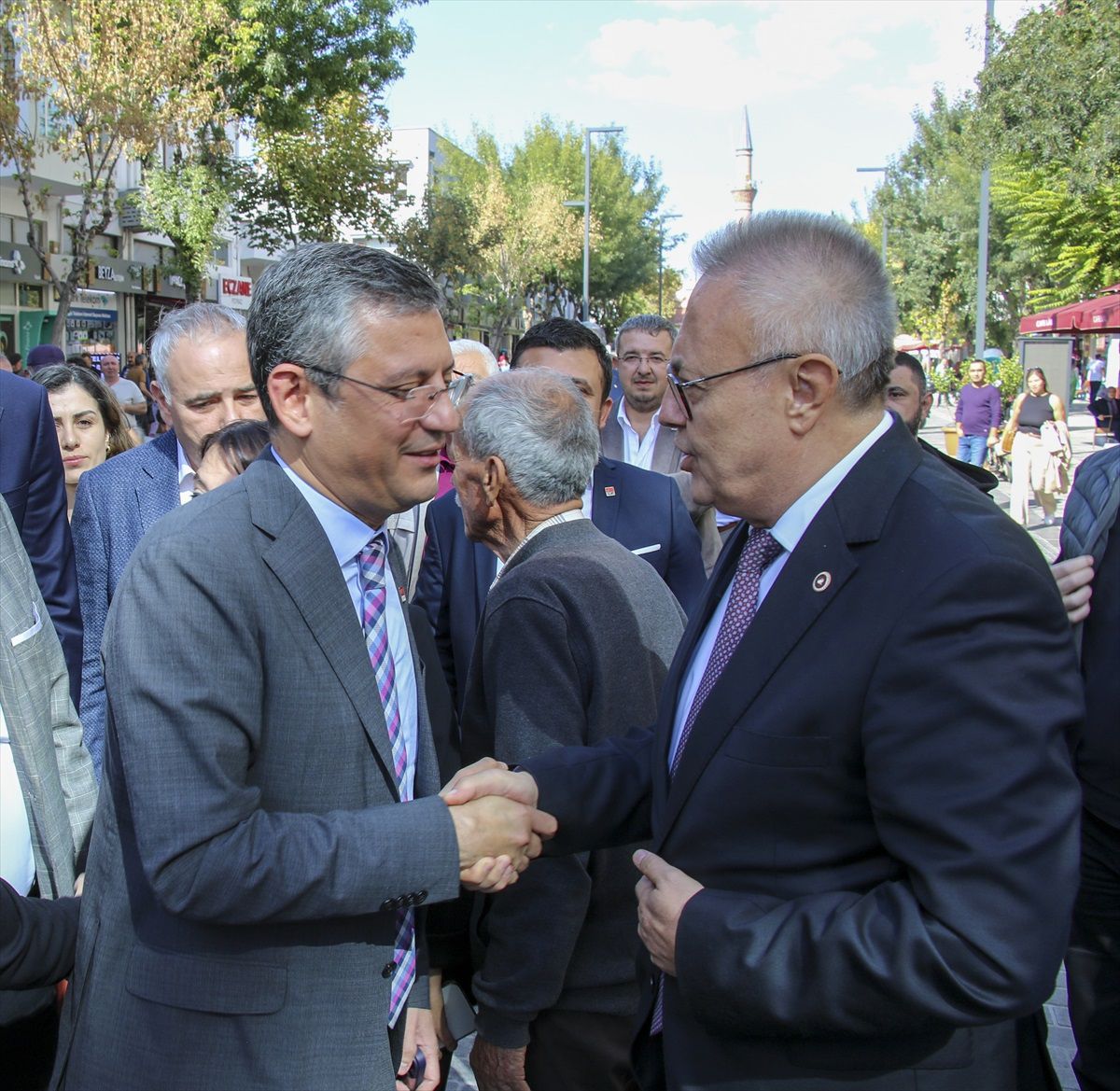 Özgür Özel, CHP Genel Başkanlığı için adaylığını açıkladı