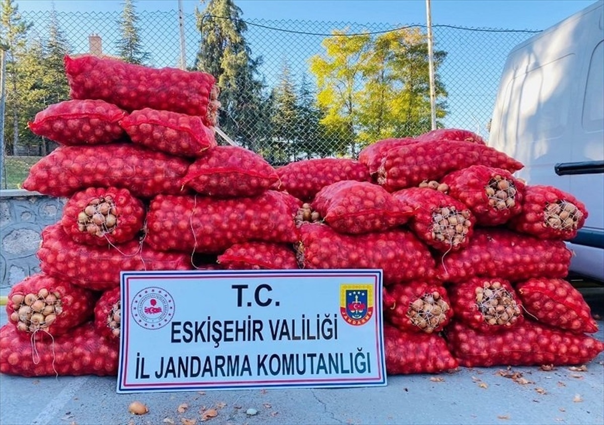 Eskişehir\'de Soğan Hırsızlığına Karışan 3 Zanlı Yakalandı