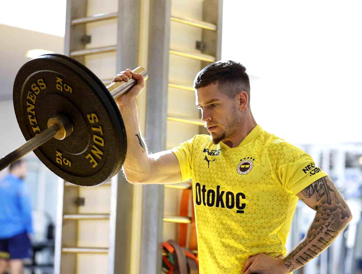 Fenerbahçe, Hatayspor maçı öncesi kuvvet çalışması yaptı