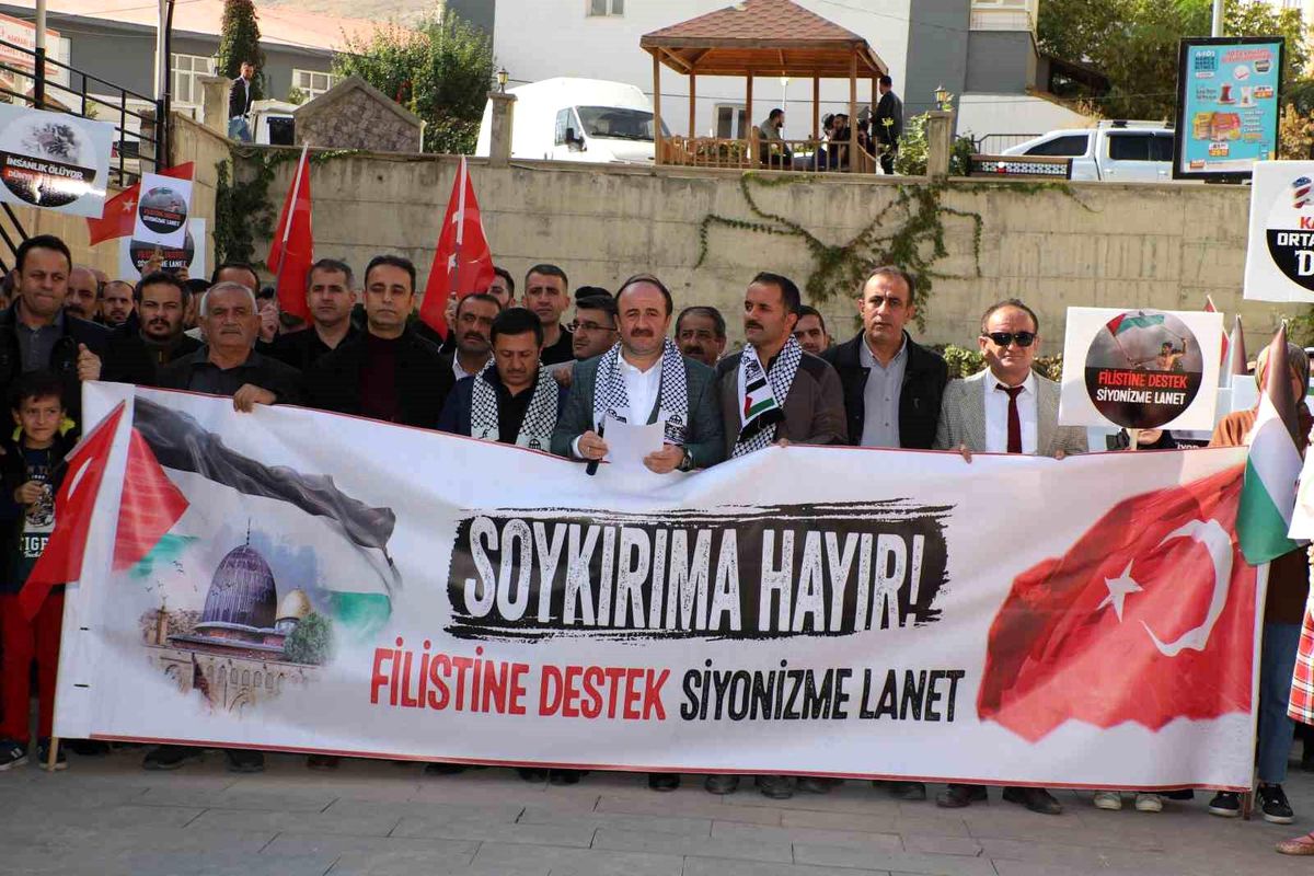 Hakkari\'de İsrail\'e Karşı Miting Düzenlendi