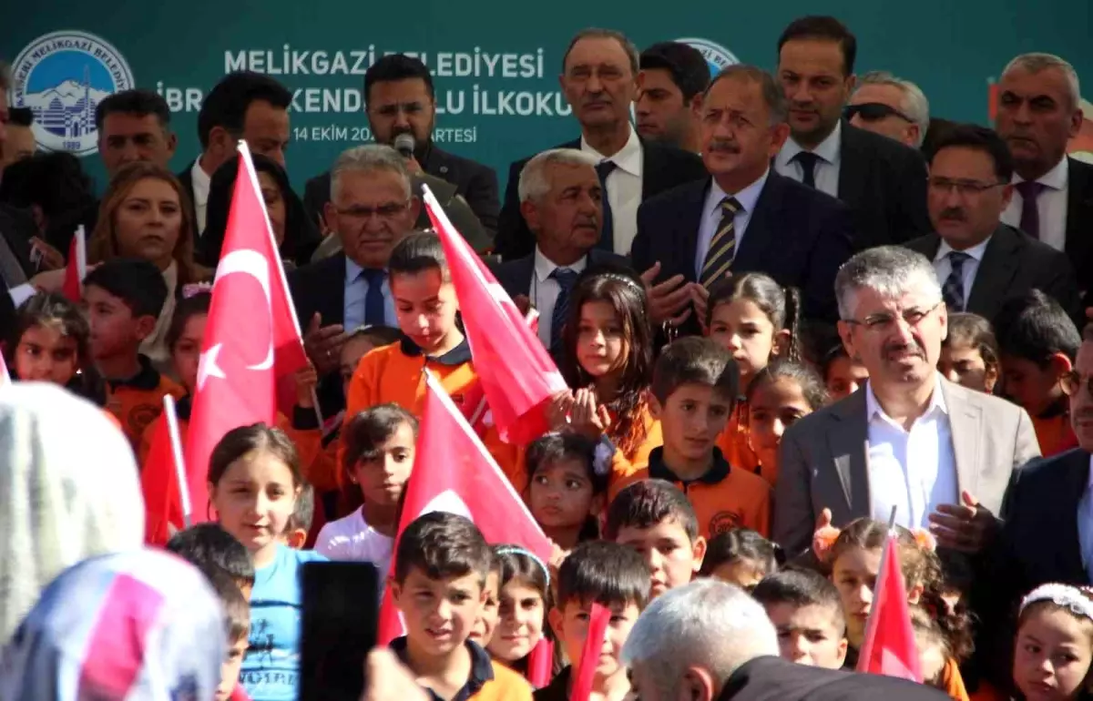 Kayseri\'de İbrahim Kendiroğlu İlkokulu Açıldı