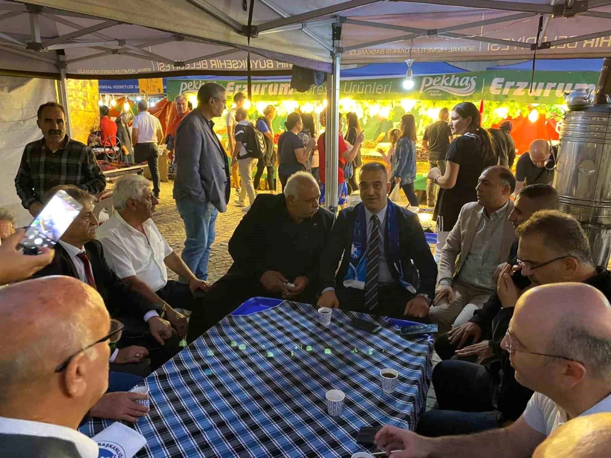 MHP Erzurum İl Başkanı Adem Yurdagül, İzmir\'de düzenlenen Erzurum Tanıtım Günleri\'ne katıldı
