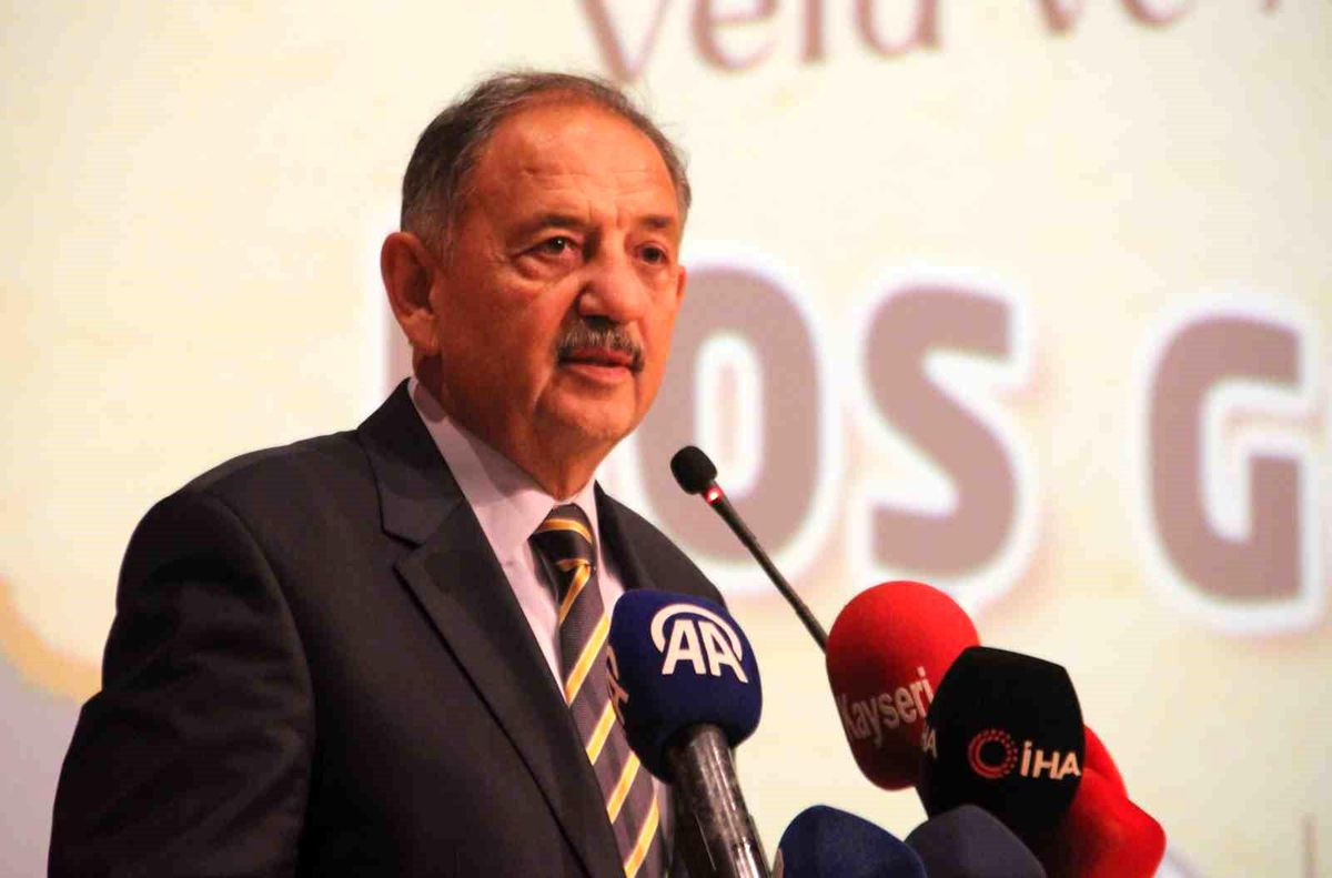 Çevre Bakanı Özhaseki, Nevin Akyurt Vefa ve Anma Gecesi\'ne katıldı