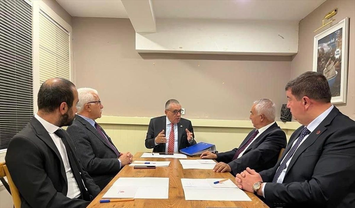 MHP Kırşehir İl Başkanı Arif Kılıç, yerel seçimlere hazırlık toplantısında aday adaylarıyla bir araya geldi