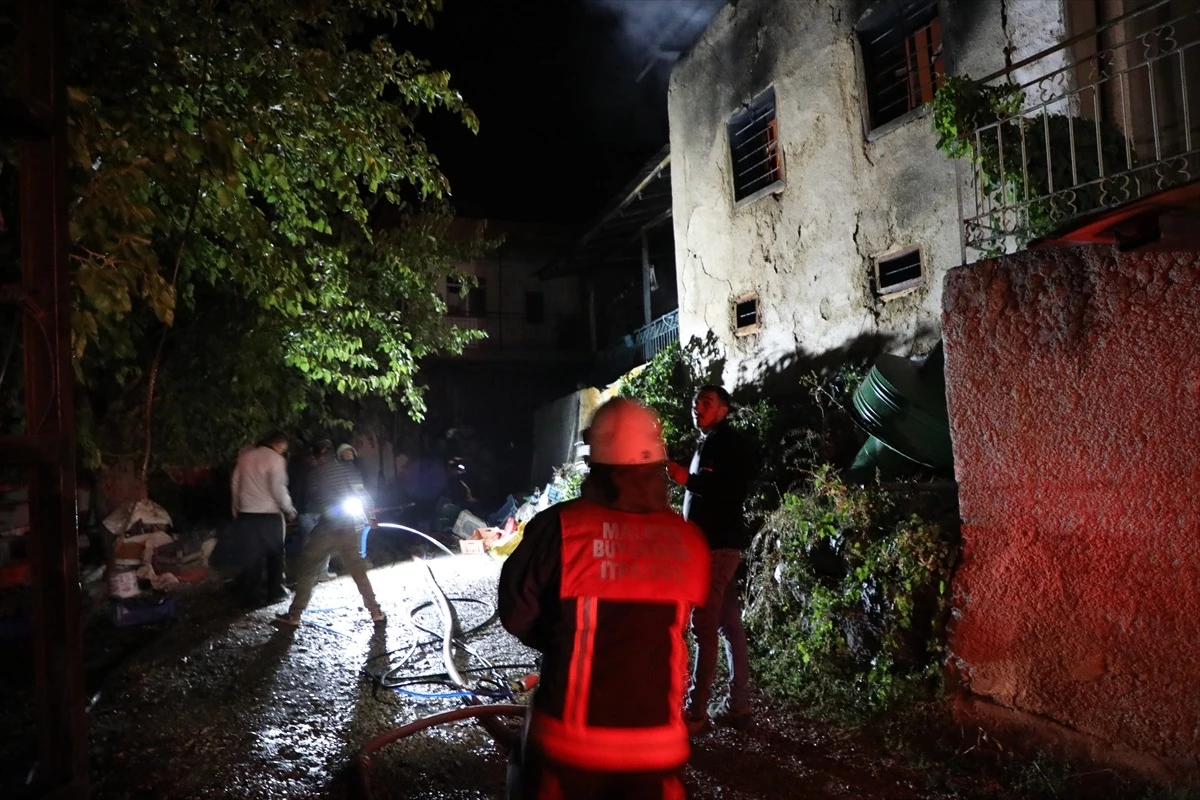Malatya\'da Aile Tartışması Sonucu Ev Ateşe Verildi