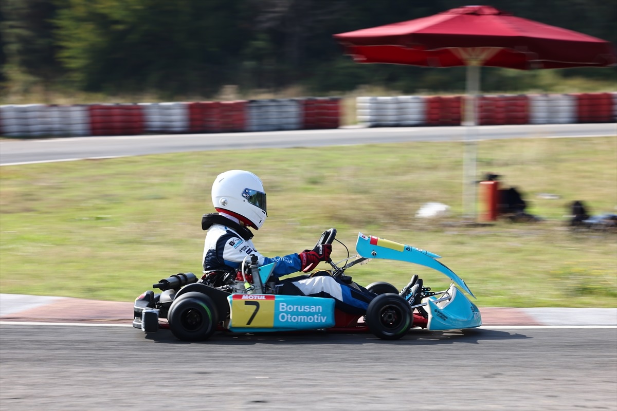 Kocaeli\'de MOTUL 2023 Türkiye Karting Şampiyonası başladı