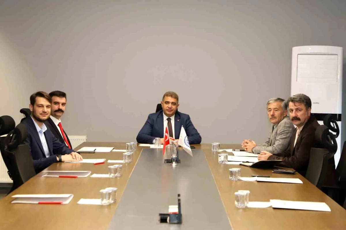 Düzce Gümüşova Organize Sanayi Bölgesi\'nin Gelişimi Toplantısı Düzenlendi