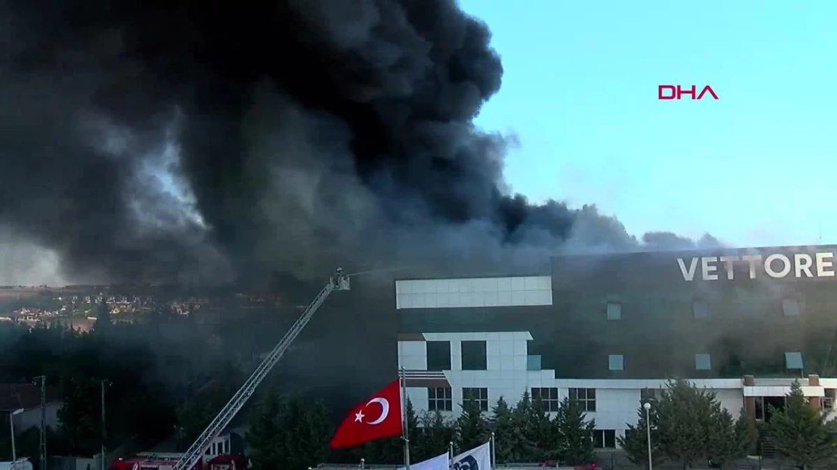 Silivri\'de Mobilya Fabrikasında Yangın Çıktı
