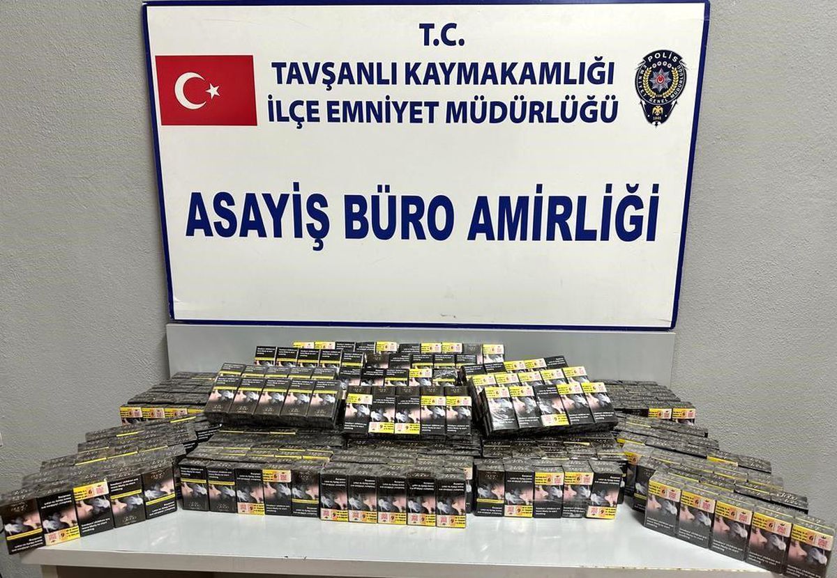 Kütahya\'da Diyarbakır\'dan gelen kargoda 11 bin 400 kaçak sigara ele geçirildi