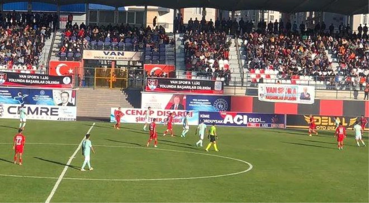 Vanspor FK, Esenler Erokspor\'u 1-0 yenerek liderliğe yükseldi