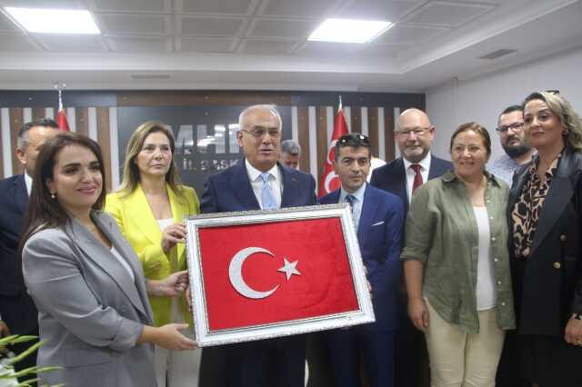 Zafer Partisi'nden istifa eden 87 kişi MHP'ye katıldı! Aralarında Adana İl Başkanı da var