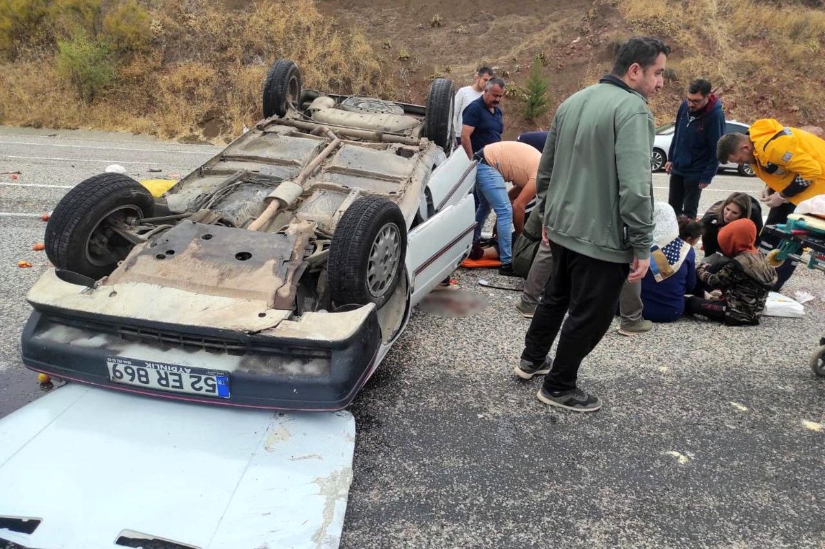 Adıyaman\'da otomobil takla attı: 5 yaralı