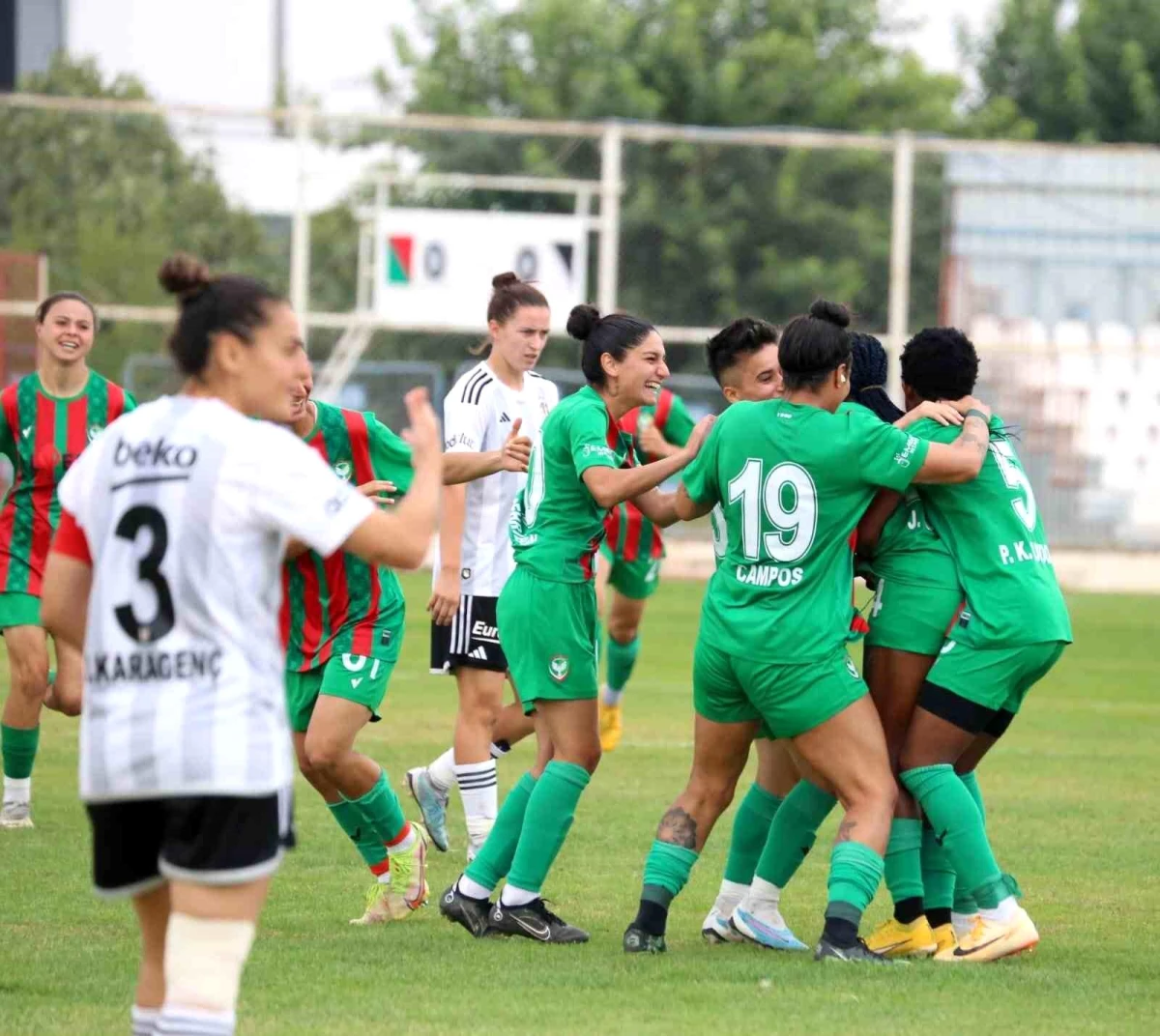 Amedspor, Beşiktaş\'ı 1-0 mağlup ederek puanını 5 yükseltti