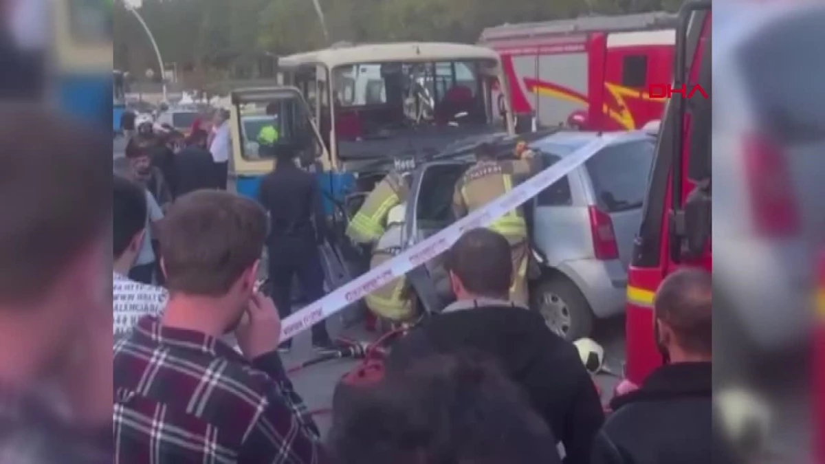Ankara\'da Otomobil ile Dolmuş Çarpışması: 1 Ölü, 14 Yaralı