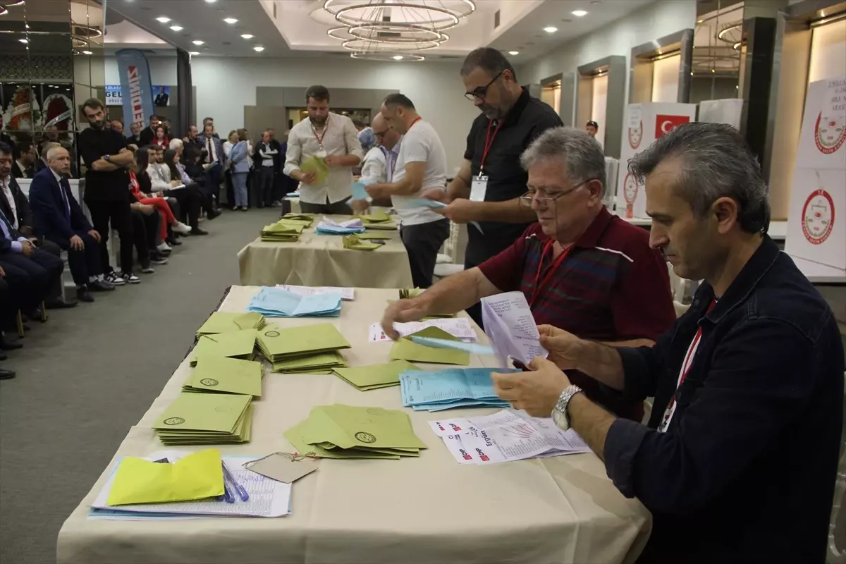 CHP Sakarya İl Başkanı Oğuz Can Curoğlu Seçildi