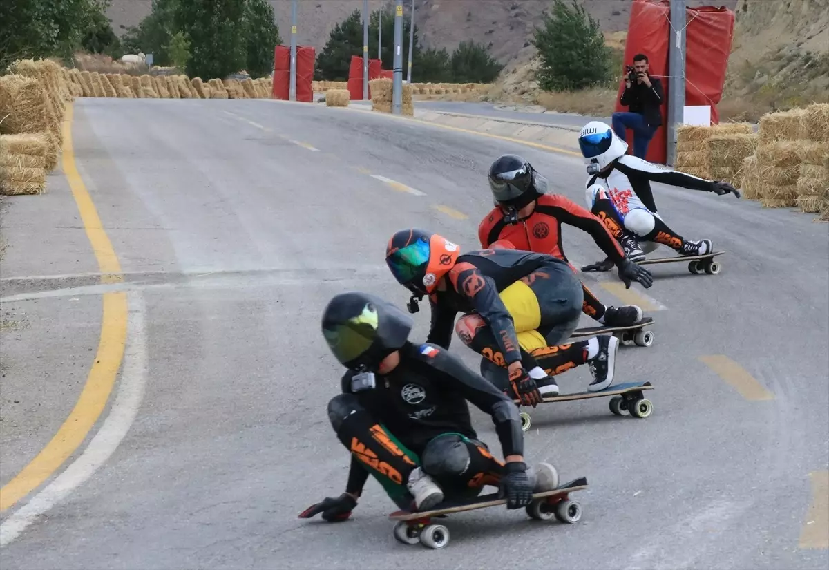 Erzincan\'da Dünya Kaykay İniş Şampiyonası Tamamlandı