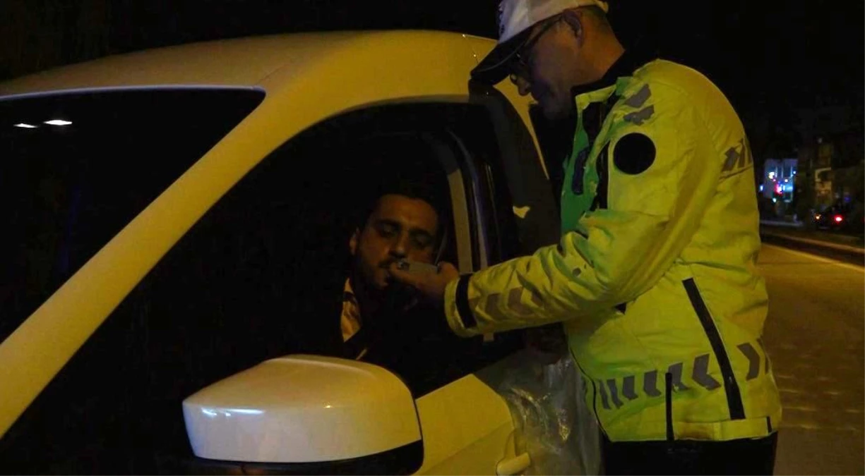 Erciş\'te sürücülere alkol ve ehliyet uygulaması yapıldı