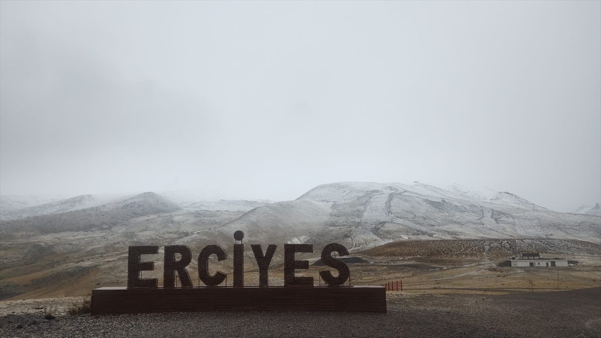 Erciyes\'te Kar Kalınlığı 30 Santimetreye Ulaştı