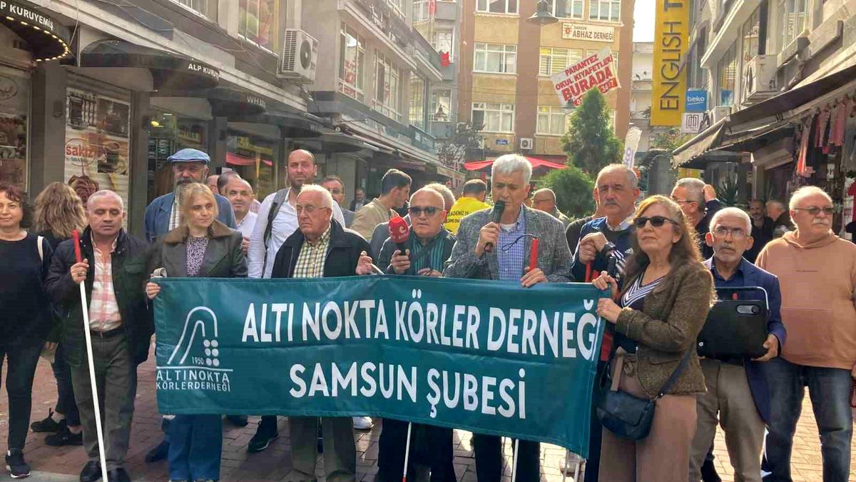 Samsun\'da Görme Engellilerden Yürüyüş Etkinliği