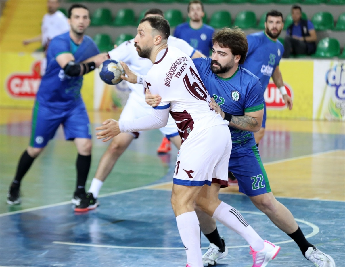 Rize Belediyespor, Trabzon Büyükşehir Belediyespor\'u 28-24 yendi