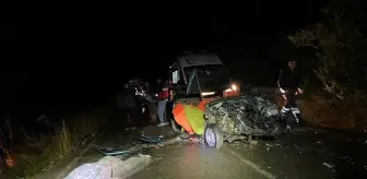 Isparta'da Otomobil ve Kamyonet Çarpışması: 4 Ölü, 3 Yaralı