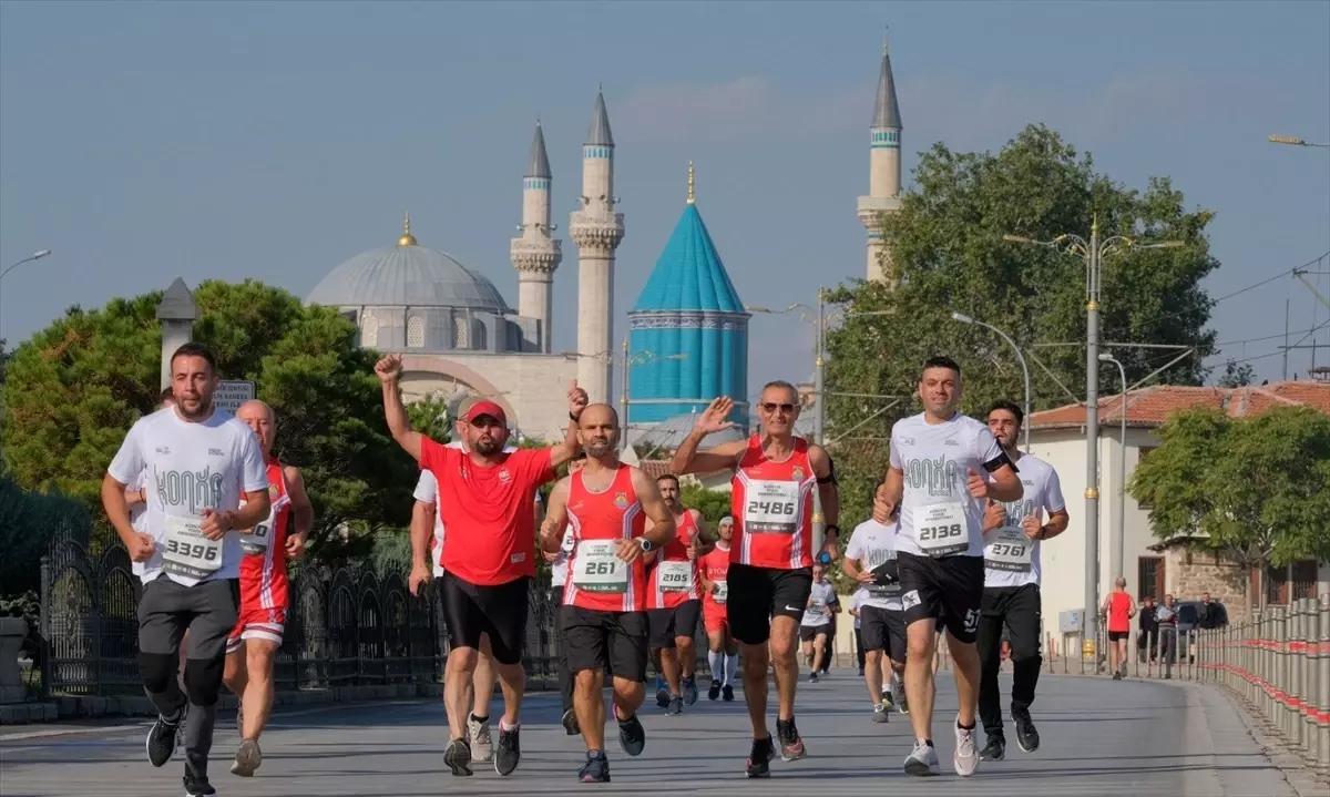 Konya\'da düzenlenen Uluslararası Yarı Maraton ve Halk Koşusu