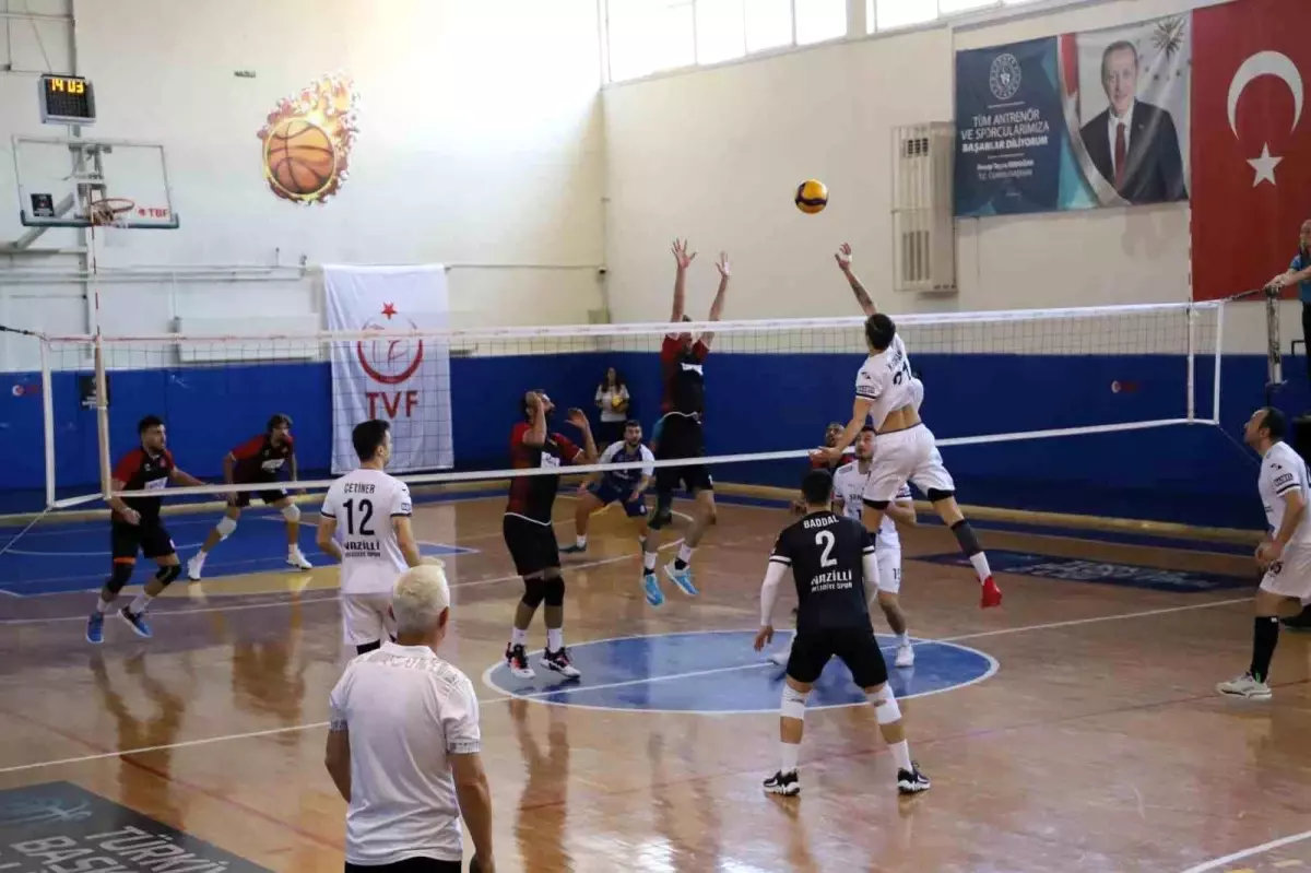 Nazilli Belediyespor Erkek Voleybol Takımı, Muğla Göcek\'i 3-0 mağlup etti