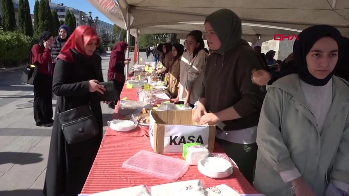 Erzurum\'da Kadınlar Kermes Düzenleyerek Öğrencilere Burs Veriyor