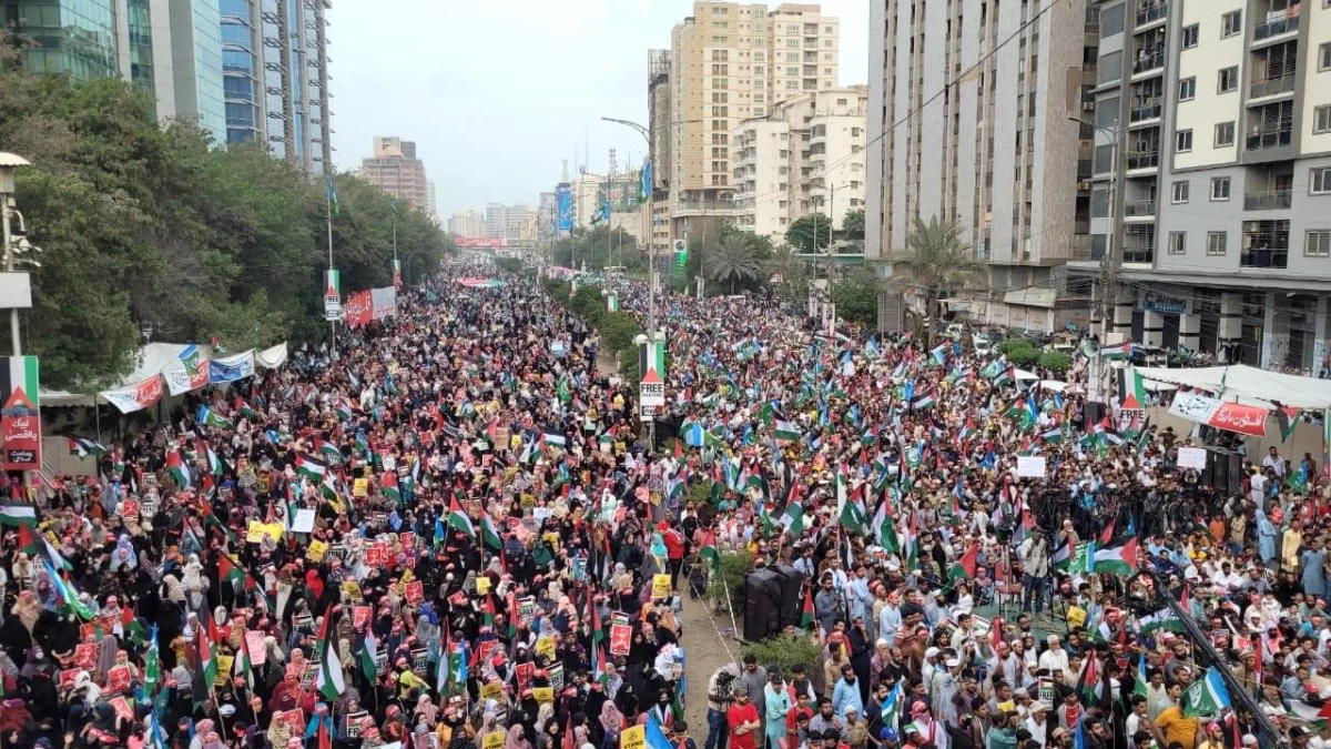 Pakistan\'da binlerce kişi Filistin\'e destek gösterisi düzenledi