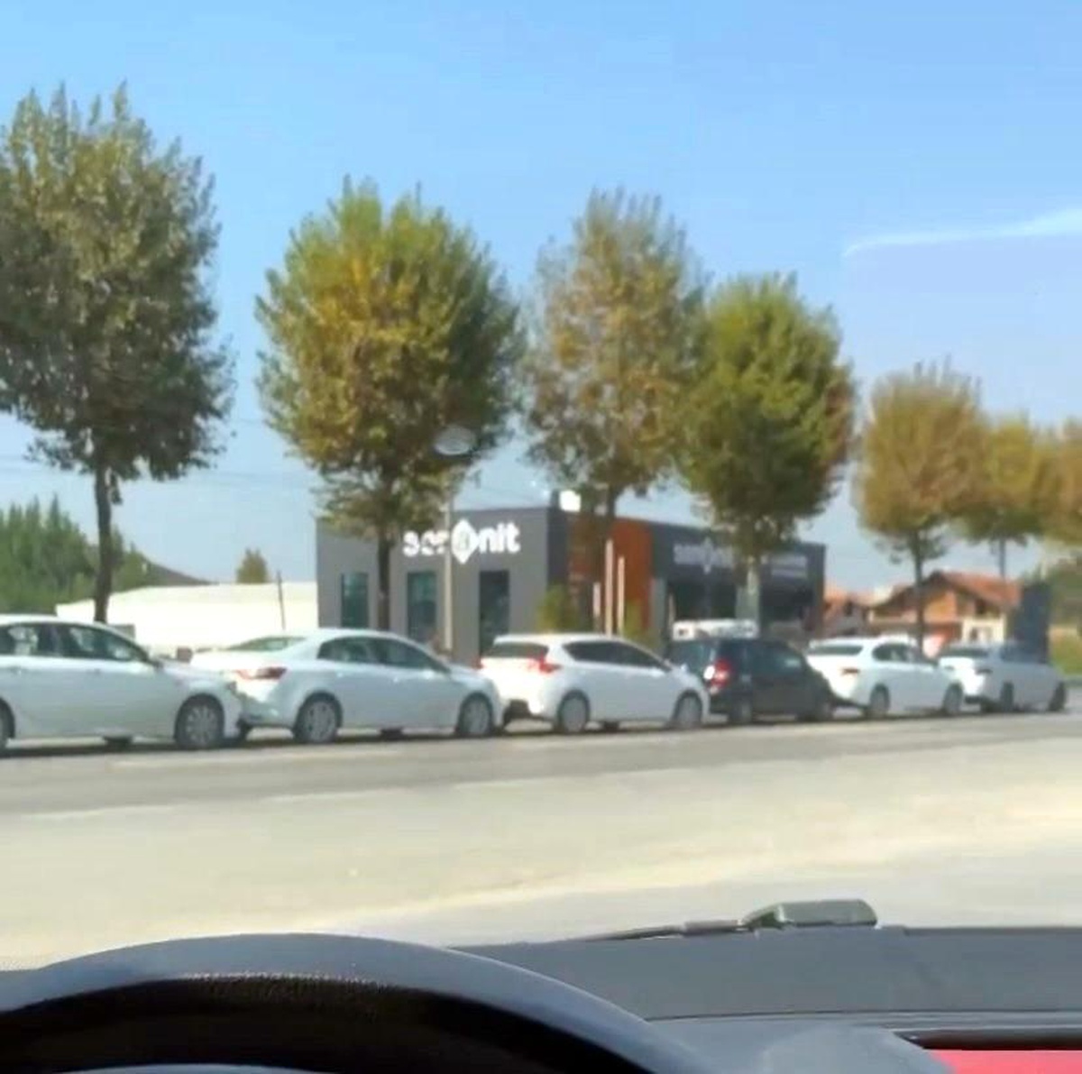 Sakarya\'da Yaya Geçidi Olmayan Bölgede Zincirleme Kaza