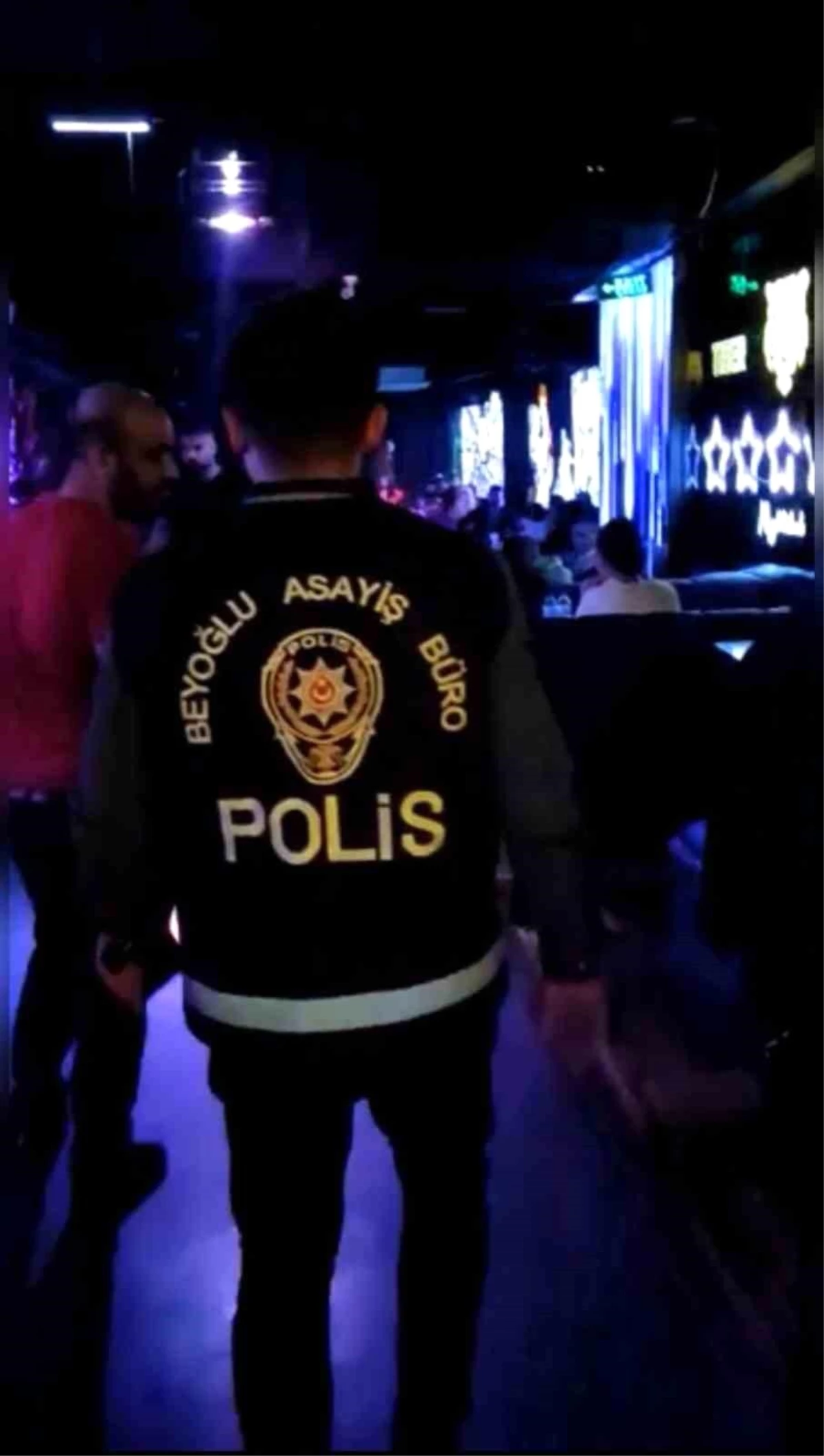 Taksim\'deki gece kulüplerine sahte içki baskını: 5 işletmeci gözaltına alındı