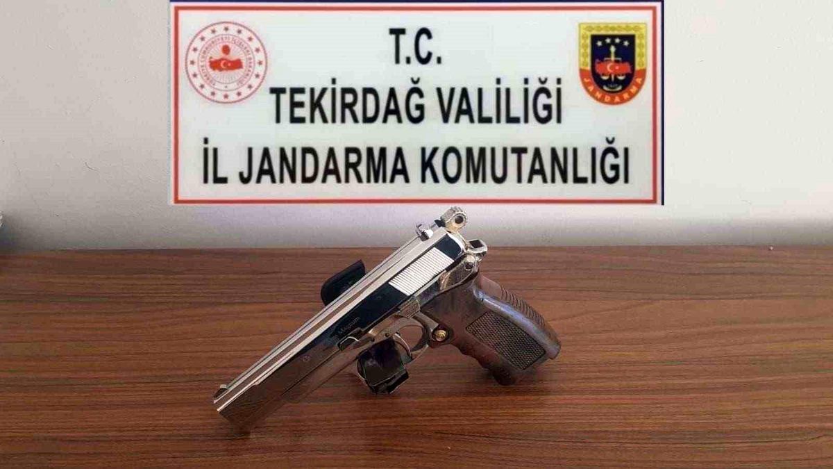 Tekirdağ\'da Jandarma Operasyonunda Silahlar Ele Geçirildi