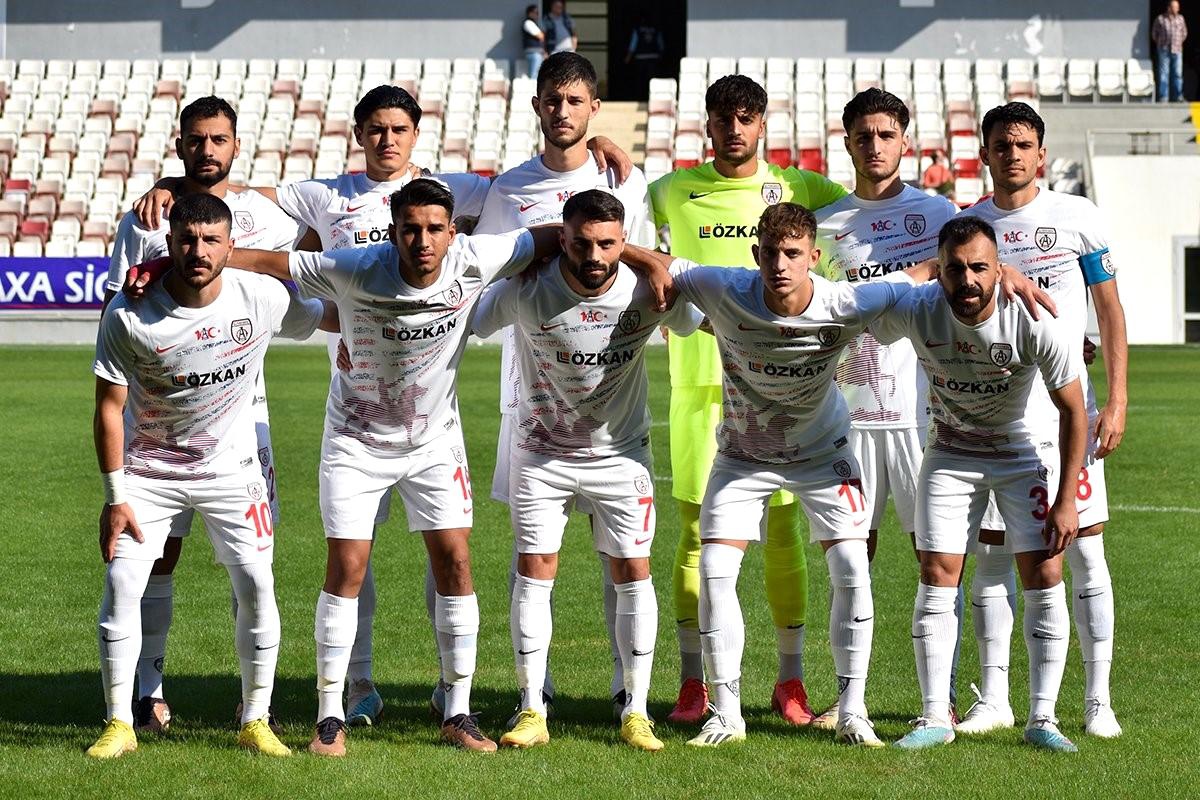 Altınordu\'nun galibiyet hasreti devam ediyor