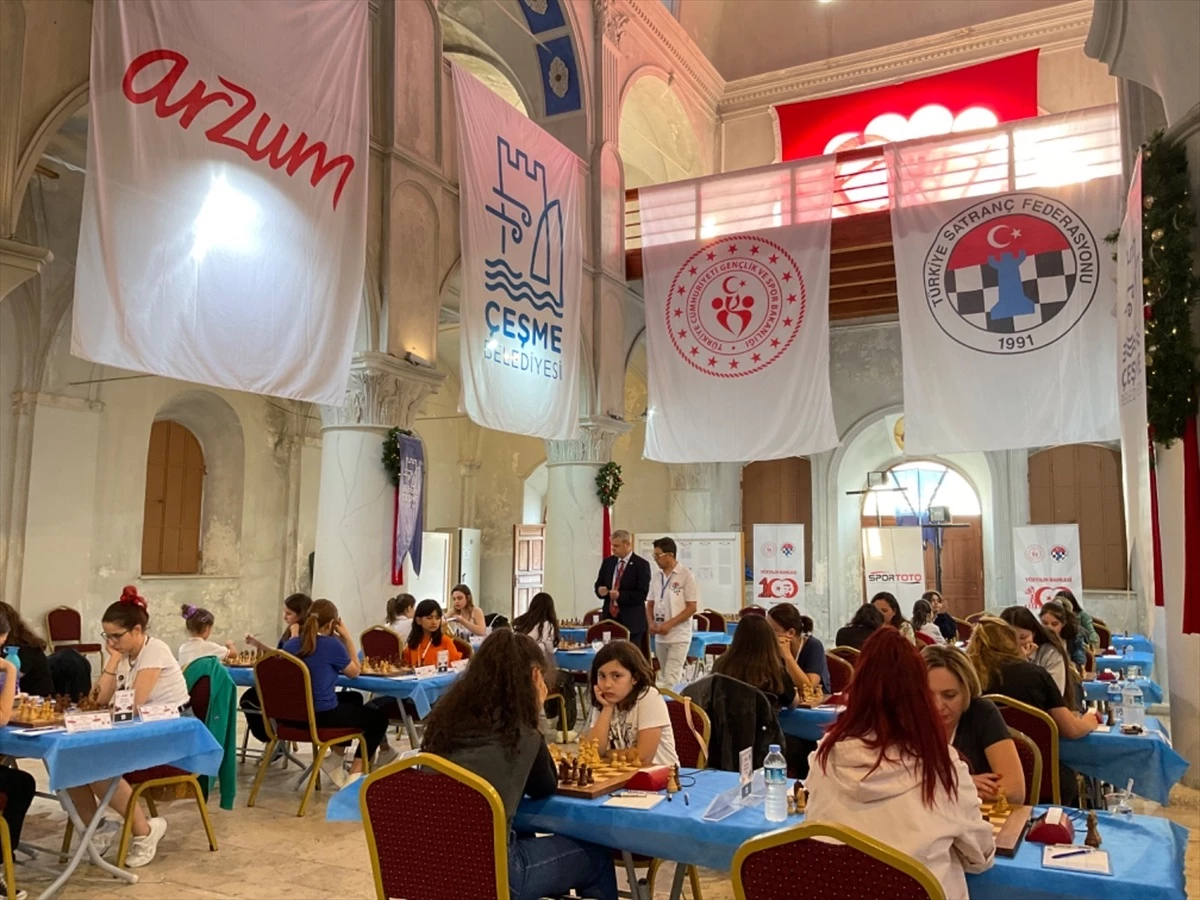 Arzum Türkiye Kadınlar Satranç Şampiyonası İzmir\'de başladı