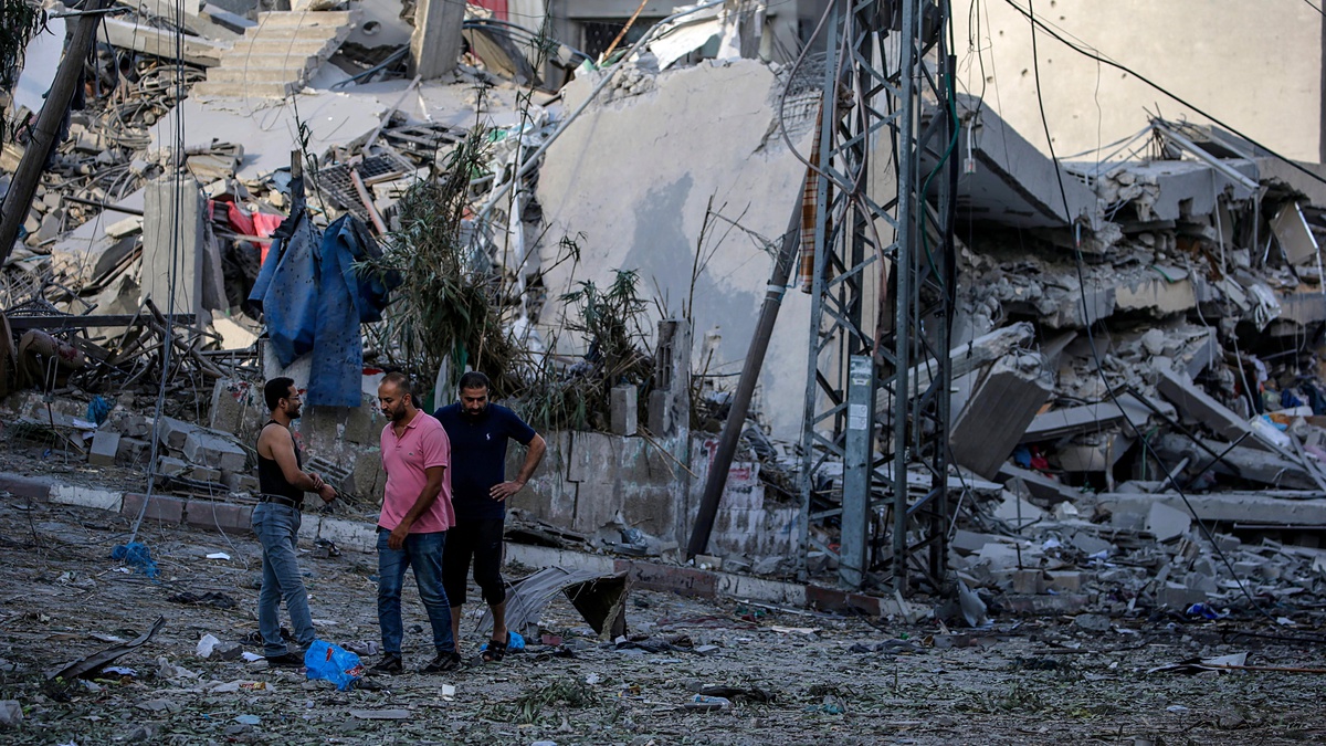 \'Asla terk etmeyeceğim\': İsrail kara harekatına hazırlanırken, bazı aileler Gazze\'nin kuzeyinde kalıyor