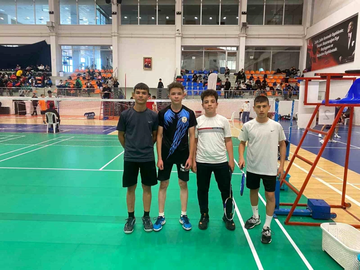 Düzceli Sporcular Badminton Şampiyonasında Başarılı
