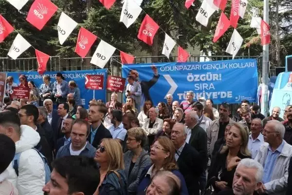 CHP'li Özel: Kapı önüne koymaları değil; babaevinin kapılarını açmayı vadediyorum