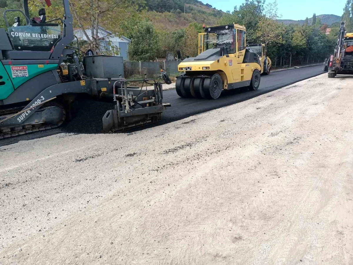 Çorum Belediyesi Laçin ilçesine asfalt desteği sağladı