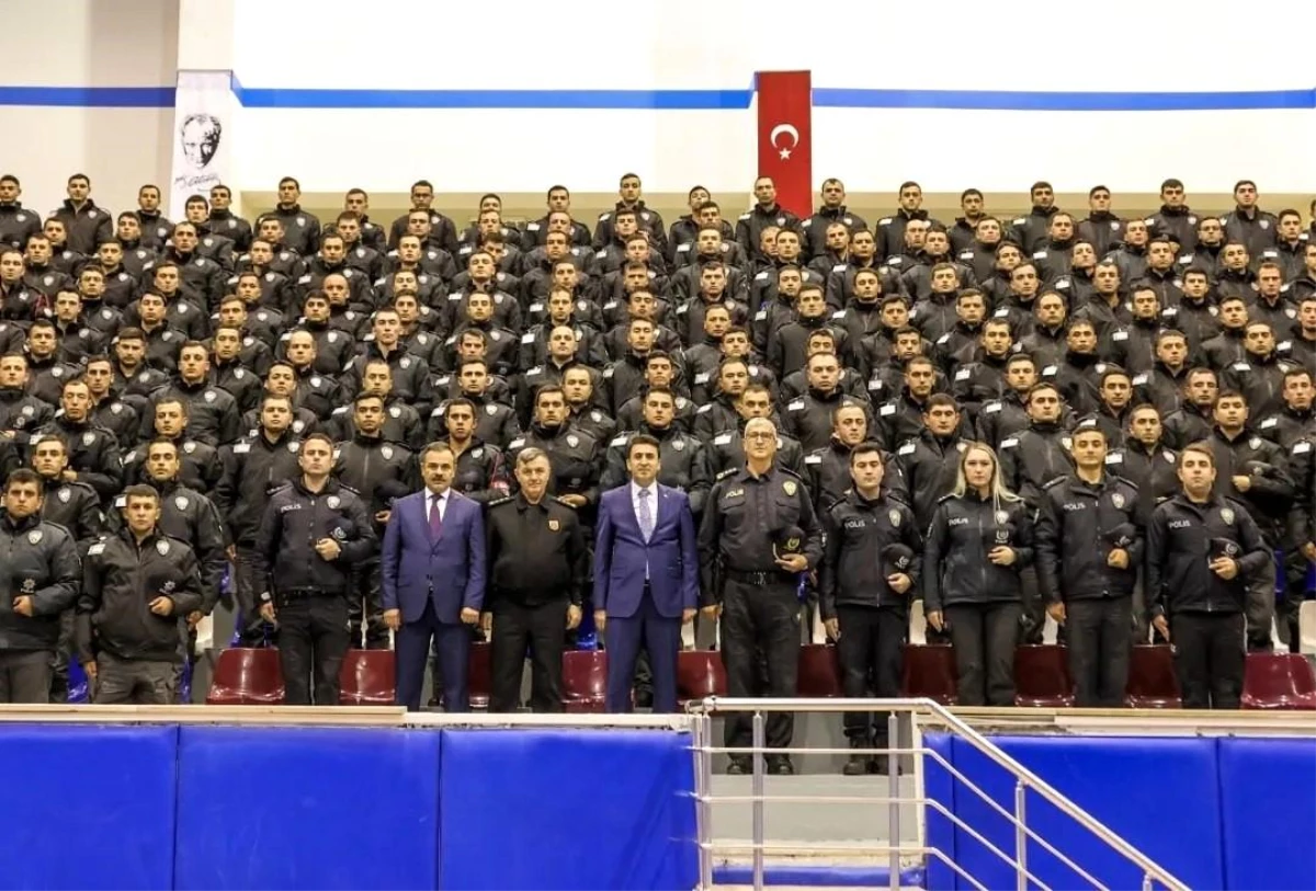 Bilecik Valisi Şefik Aygöl POMEM\'de Polis Memur Adaylarıyla Buluştu
