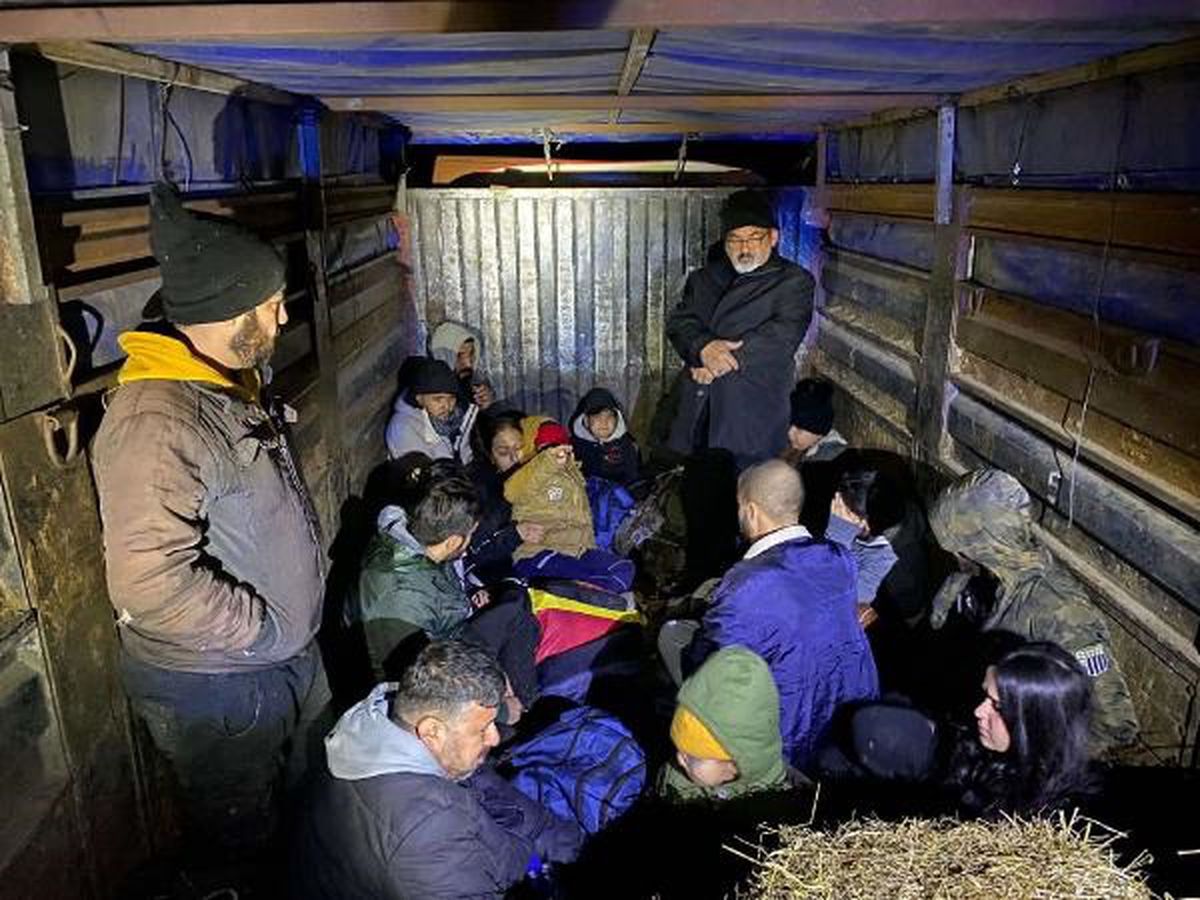Edirne\'de 852 kaçak göçmen yakalandı, 22 organizatör tutuklandı